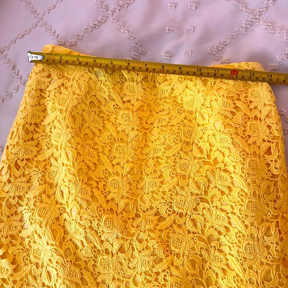Talbots Yellow Floral Lace Pencil Skirt, size 4 - Picture 3 of 5